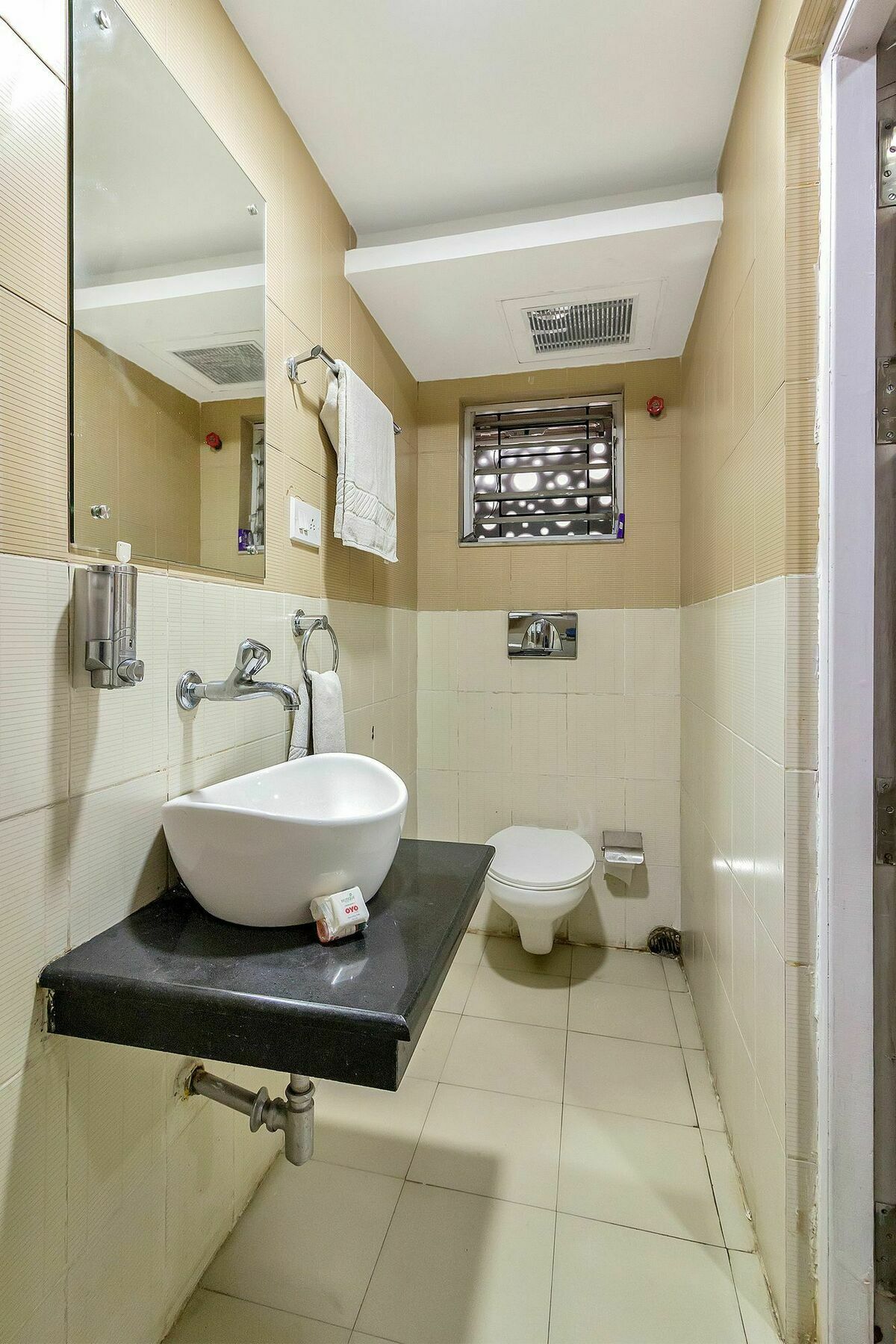 Oyo 8504 Namans Inn โกลกาตา ภายนอก รูปภาพ